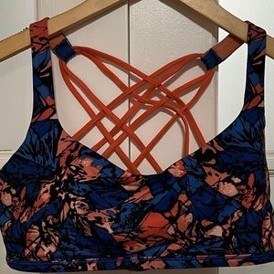 Lululemon free to be wild bra. Excellent used condition size 10
